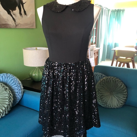 Holiday Dress - Picture 1 of 12